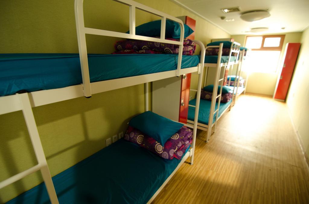 Kimchee Sinchon Guesthouse Seoul Rum bild
