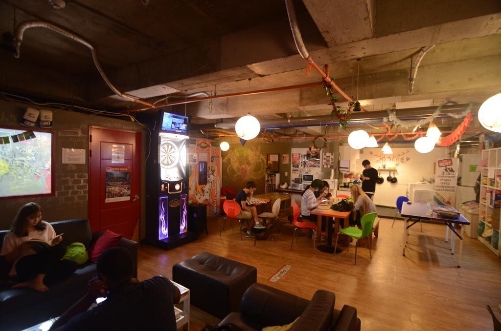Kimchee Sinchon Guesthouse Seoul Exteriör bild