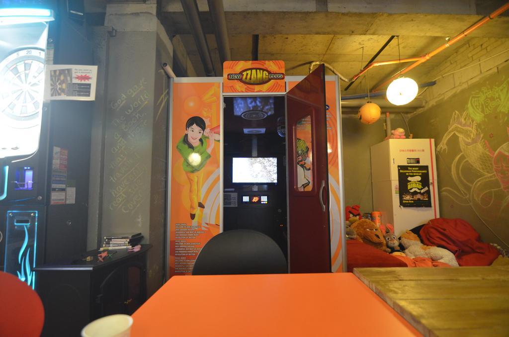 Kimchee Sinchon Guesthouse Seoul Exteriör bild