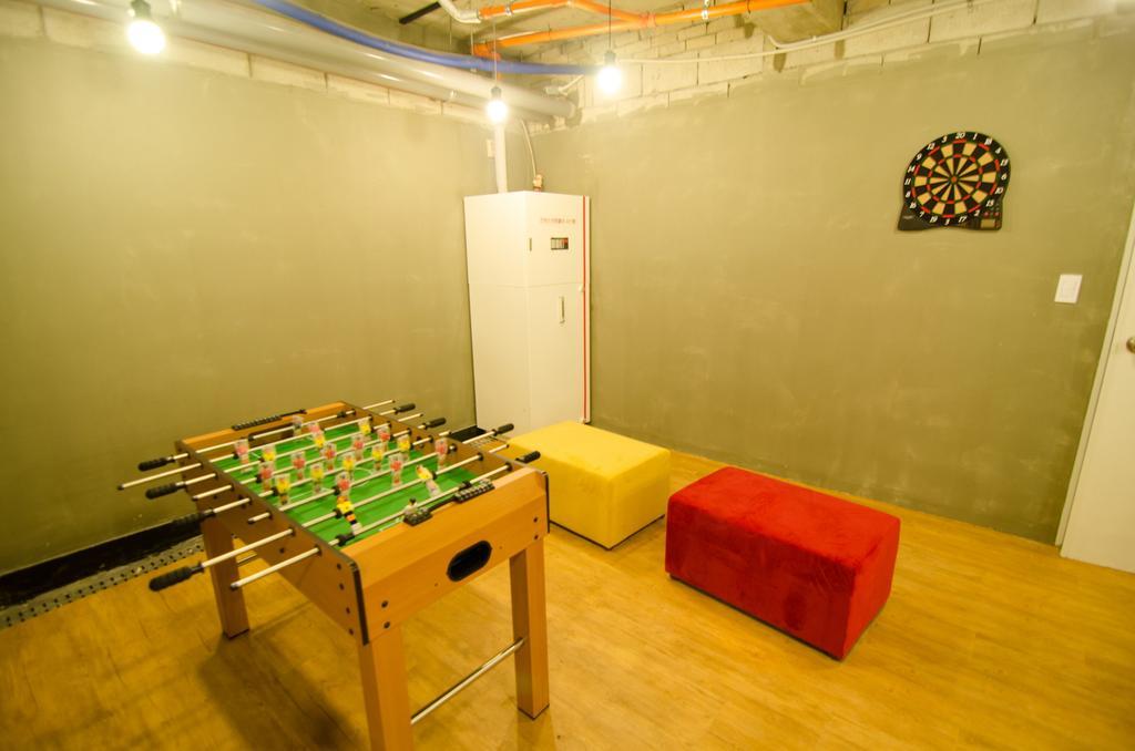 Kimchee Sinchon Guesthouse Seoul Exteriör bild