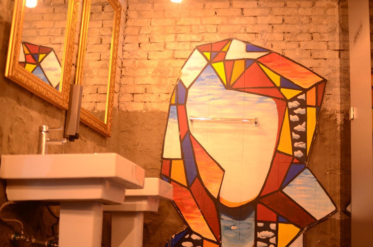 Kimchee Sinchon Guesthouse Seoul Exteriör bild